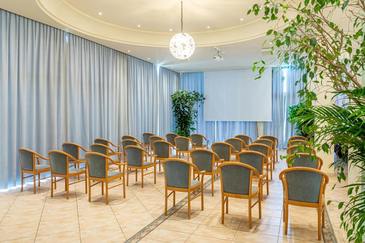 Hotel Adria Милано Мартима Екстериор снимка
