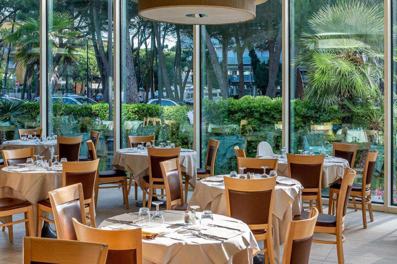 Hotel Adria Милано Мартима Екстериор снимка