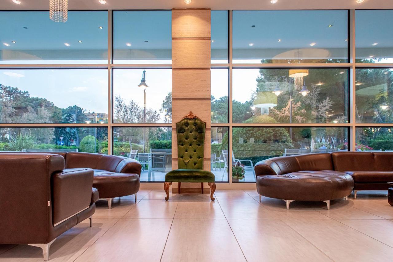 Hotel Adria Милано Мартима Екстериор снимка