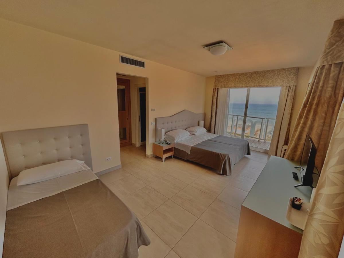 Hotel Adria Милано Мартима Екстериор снимка