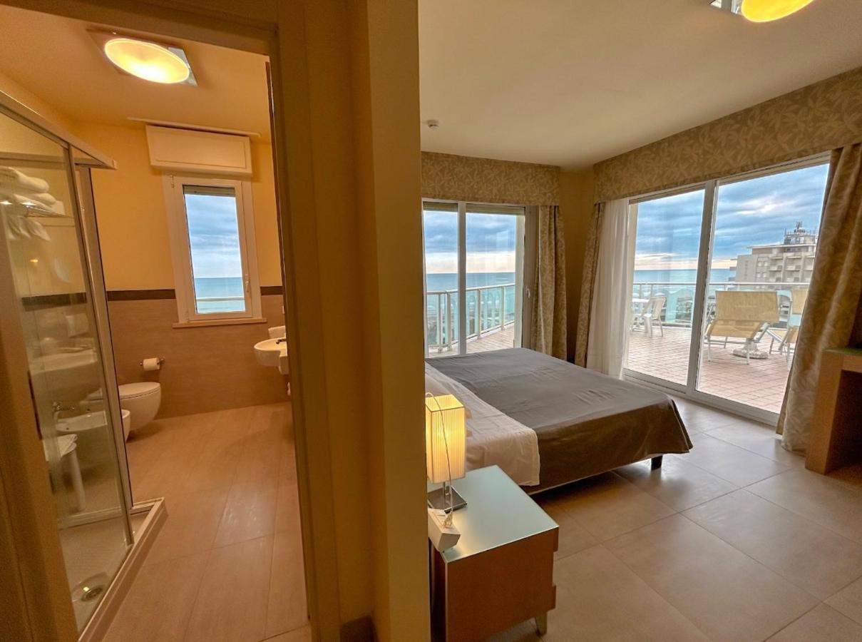 Hotel Adria Милано Мартима Екстериор снимка