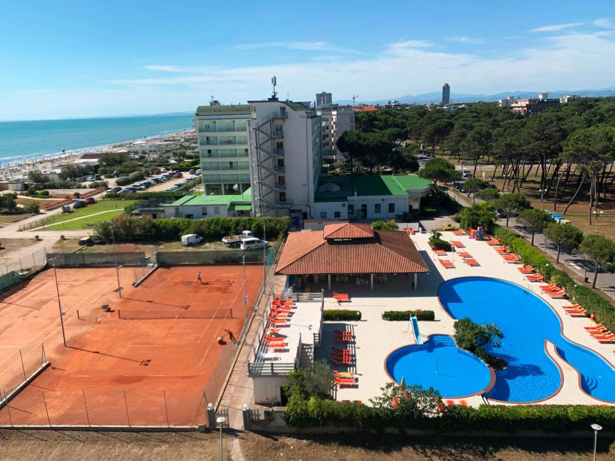 Hotel Adria Милано Мартима Екстериор снимка